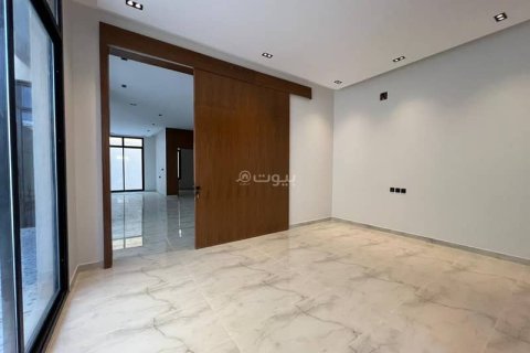 5 bedrooms Villa in Riyadh, Saudi Arabia No. 61121 5