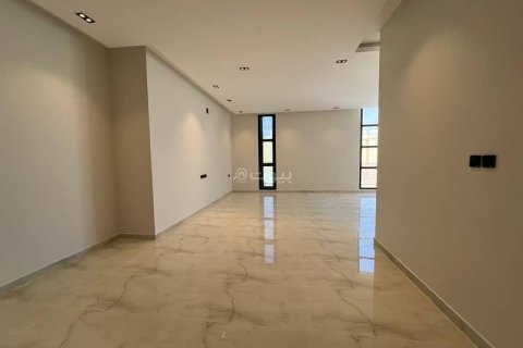 5 bedrooms Villa in Riyadh, Saudi Arabia No. 61121 15