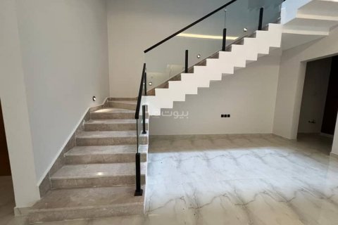 5 bedrooms Villa in Riyadh, Saudi Arabia No. 61121 20