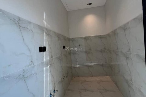 5 bedrooms Villa in Riyadh, Saudi Arabia No. 61121 24
