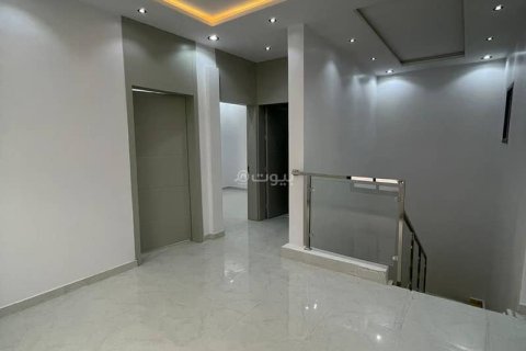 4 bedrooms Villa in Riyadh, Saudi Arabia No. 61124 10