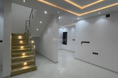 4 bedrooms Villa in Riyadh, Saudi Arabia No. 61124 13