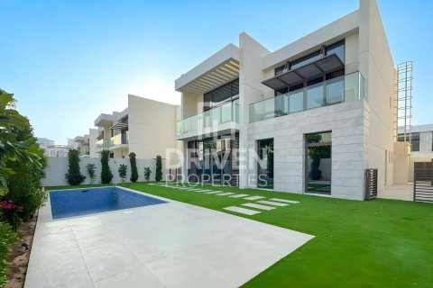 4 bedrooms Villa in District One, UAE No. 209358