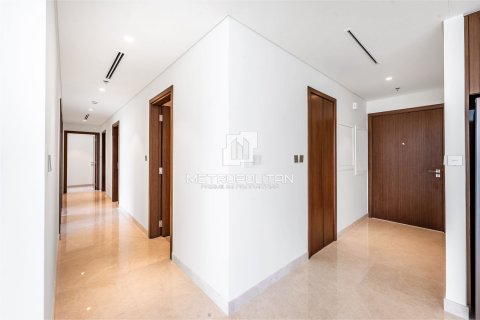 Appartement de 3 chambres à EMAAR Beachfront, UAE No. 128533 15