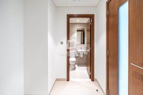 Appartement de 3 chambres à EMAAR Beachfront, UAE No. 128533 14
