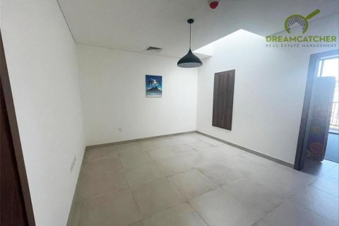 2 bedrooms Villa in Mina Al Arab, UAE No. 33337 25