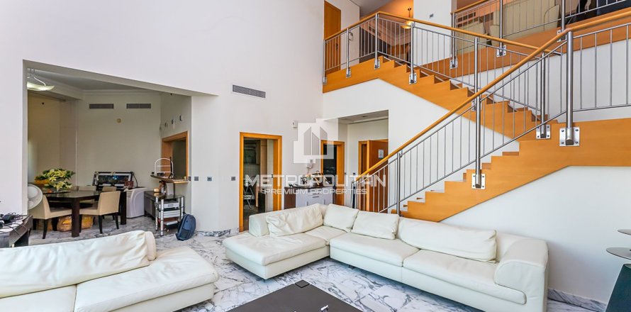 4 bedrooms Penthouse in Shoreline Apartments, UAE No. 128775