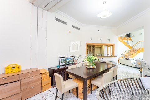 4 bedrooms Penthouse in Shoreline Apartments, UAE No. 128775 3