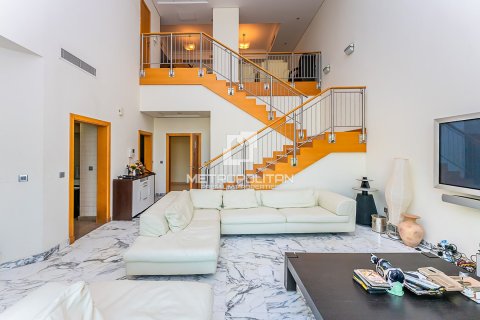 4 bedrooms Penthouse in Shoreline Apartments, UAE No. 128775 4