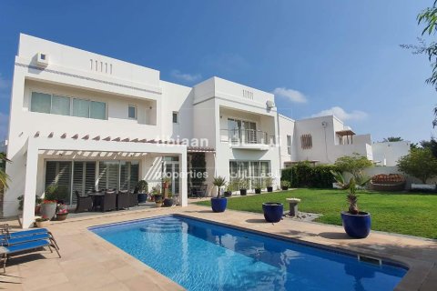 Villa de 5 dormitorios en Muscat, Oman No. 53327