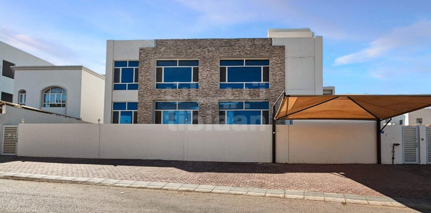 Villa de 7 chambres à Al Ansab, Oman No. 53371