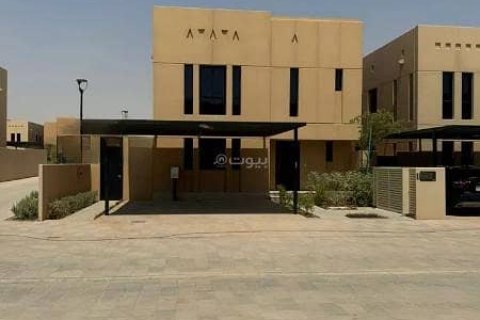 Villa de 4 chambres à Riyadh, Saudi Arabia No. 61331 3