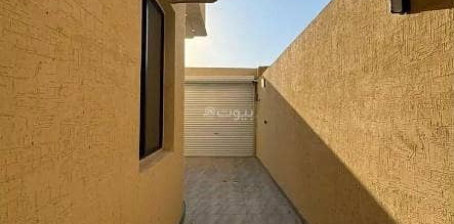 7 bedrooms Villa in Riyadh, Saudi Arabia No. 61335