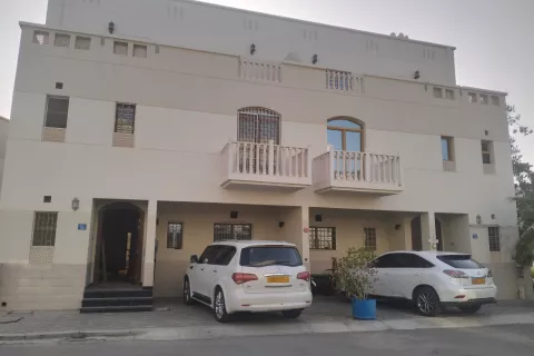 4 bedrooms Villa in Muscat, Oman No. 104836