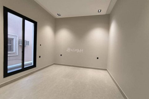 5 bedrooms Villa in Riyadh, Saudi Arabia No. 61138 10