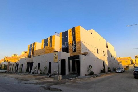 5 bedrooms Villa in Riyadh, Saudi Arabia No. 61138