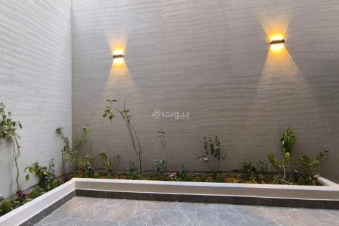 5 bedrooms Villa in Riyadh, Saudi Arabia No. 61138 16