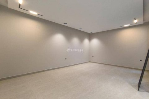 5 bedrooms Villa in Riyadh, Saudi Arabia No. 61138 19