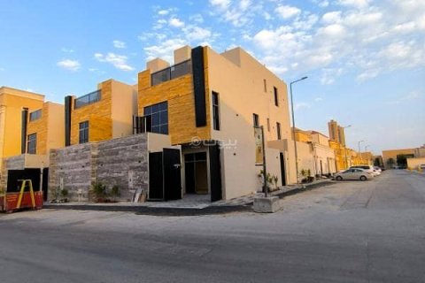 7 bedrooms Villa in Riyadh, Saudi Arabia No. 61135