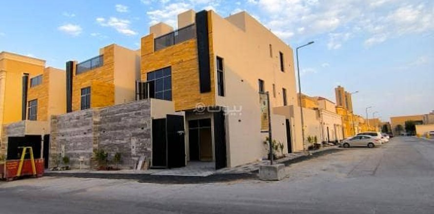 7 bedrooms Villa in Riyadh, Saudi Arabia No. 61135