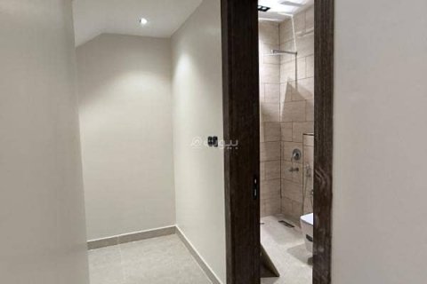7 bedrooms Villa in Riyadh, Saudi Arabia No. 61135 16