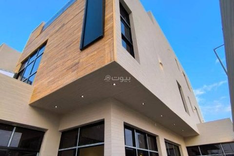 7 bedrooms Villa in Riyadh, Saudi Arabia No. 61135 21