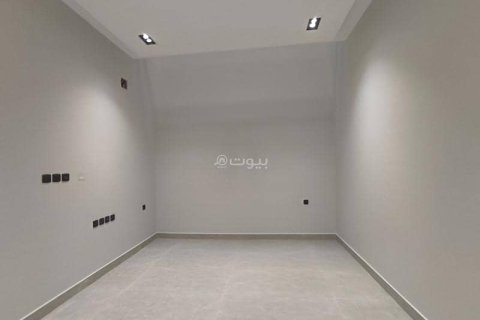 7 bedrooms Villa in Riyadh, Saudi Arabia No. 61135 14