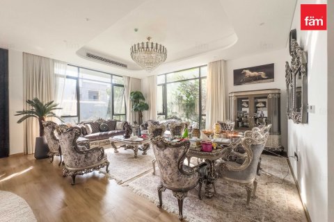 Villa de 5 chambres à Dubai, UAE No. 126761
