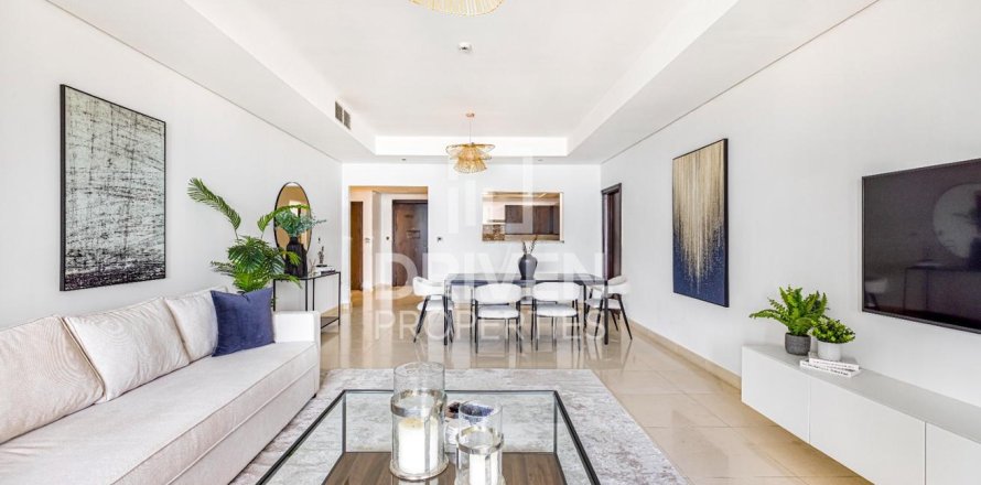 2 bedrooms Apartment in The Crescent, UAE No. 192480