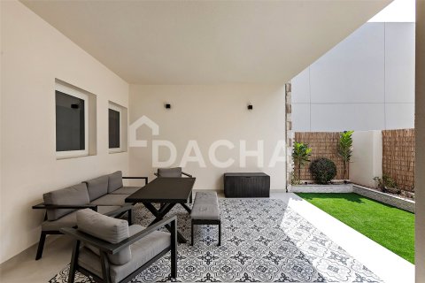 Townhouse de 4 dormitorios en Dubai Land, UAE No. 198494 6