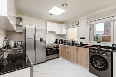 Townhouse de 4 dormitorios en Dubai Land, UAE No. 198494 26