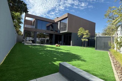 4 bedrooms Villa in Tilal City, UAE No. 208670