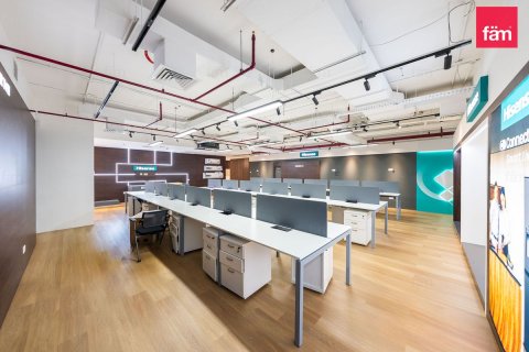 1121.7m² Office in Dubai, UAE No. 164869