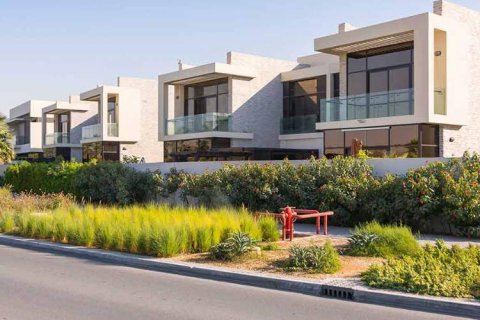 6 bedrooms Villa in Dubai, UAE No. 171282