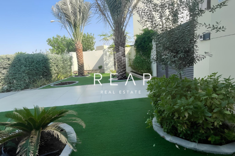 4 bedrooms Villa in DAMAC Hills (Akoya by DAMAC), UAE No. 28909