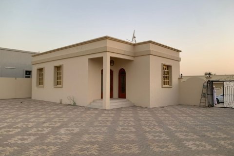 2 bedrooms Villa in Al Kharran, UAE No. 183693