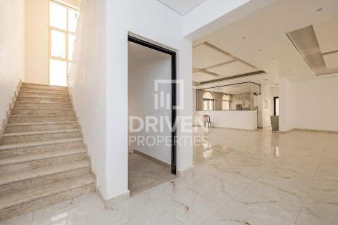 Villa de 5 dormitorios en Al Khawaneej, UAE No. 193137 5