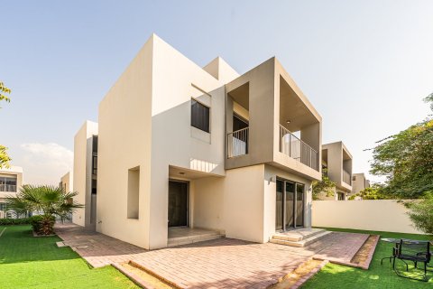 3 bedrooms Villa in Dubai Hills Estate, UAE No. 202482