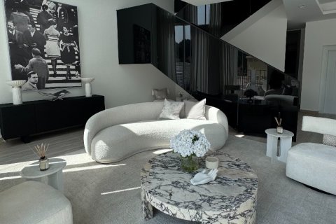 Villa de 4 dormitorios en Dubai, UAE No. 143815 3