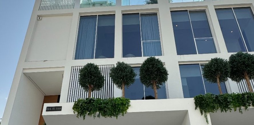 Villa de 4 dormitorios en Dubai, UAE No. 143815