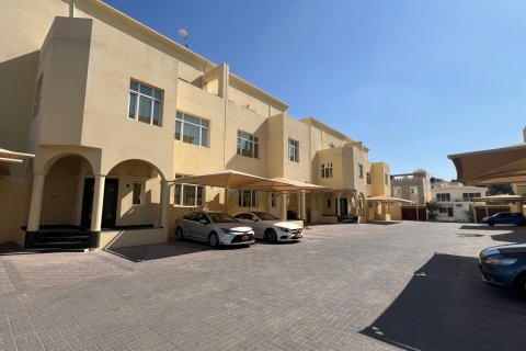 5 bedrooms Townhouse in Muscat, Oman No. 54731