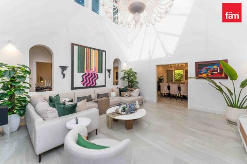 Villa de 5 chambres à Dubai, UAE No. 125439