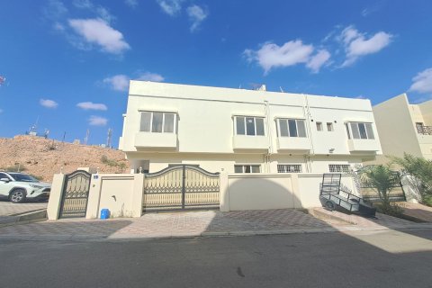 5 bedrooms Villa in Muscat, Oman No. 54274