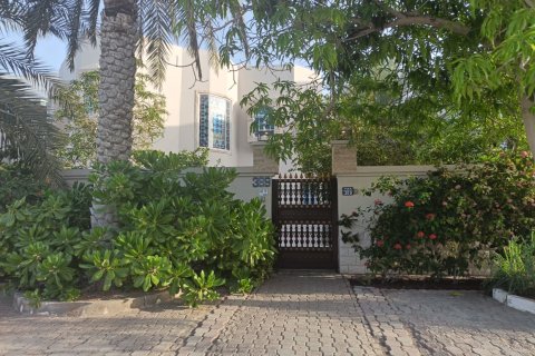 Villa de 5 dormitorios en Muscat, Oman No. 66949 4