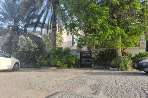 Villa de 5 dormitorios en Muscat, Oman No. 66949 3