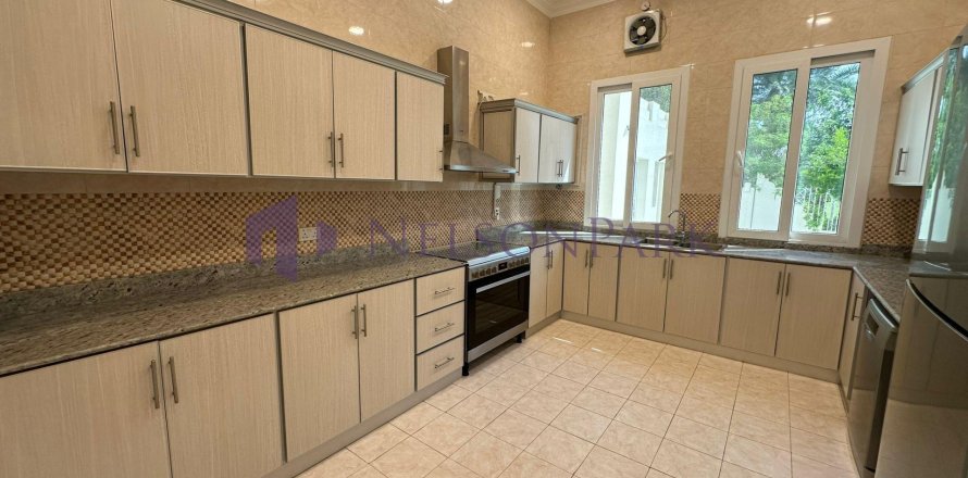 Villa de 5 chambres à Doha, Qatar No. 58429