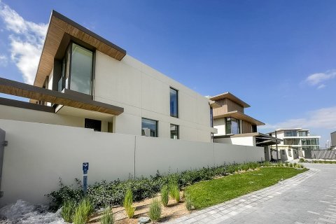 Villa de 3 chambres à Dubai, UAE No. 195106