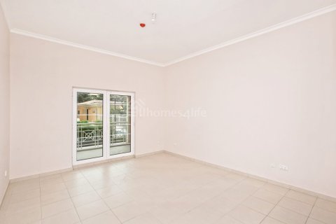 Apartment de 2 dormitorios en Dubai Investment Park, UAE No. 165659