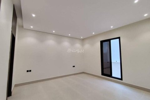4 bedrooms Villa in Riyadh, Saudi Arabia No. 60379 10