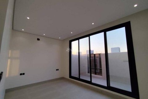 4 bedrooms Villa in Riyadh, Saudi Arabia No. 60379 16